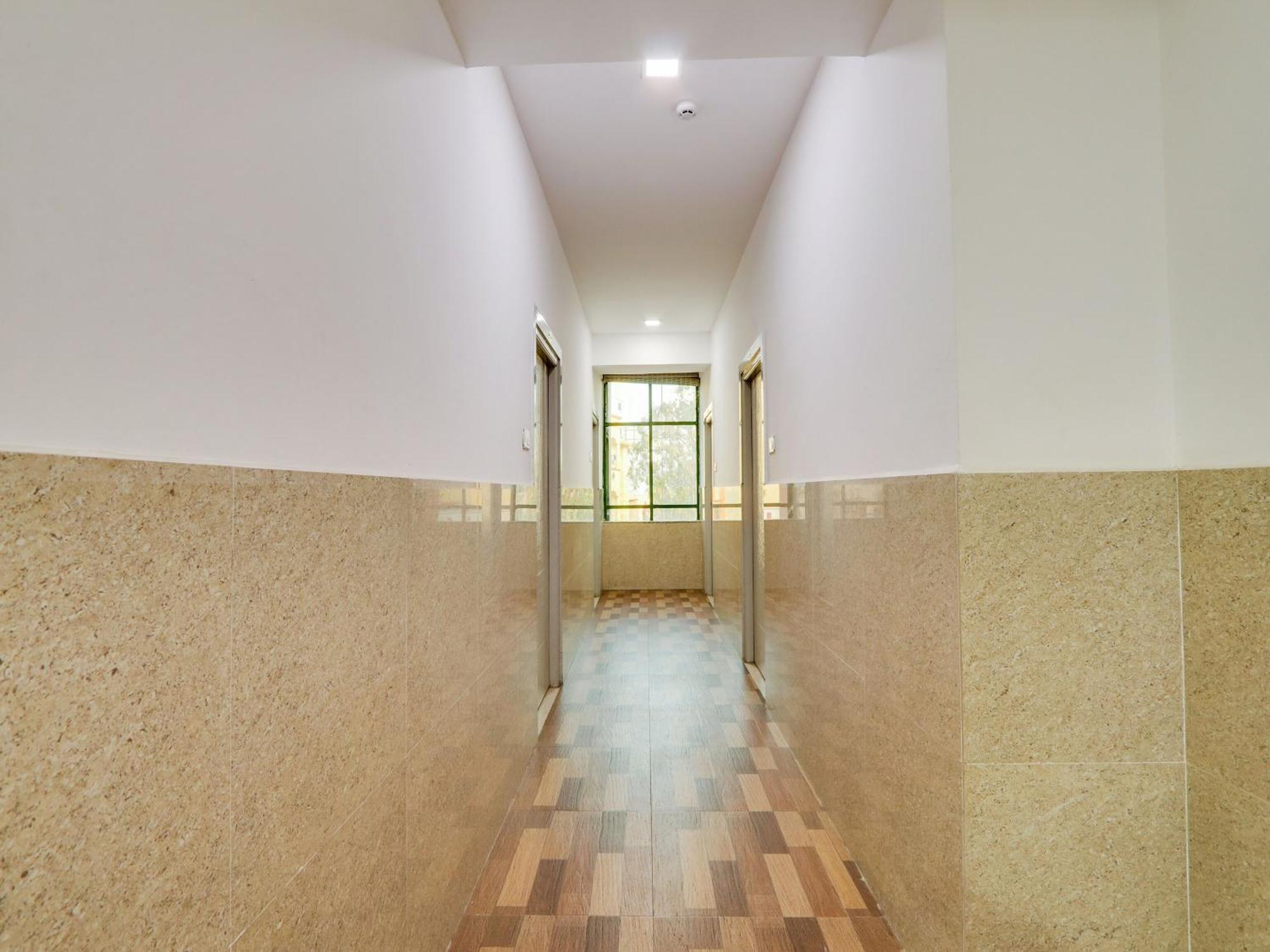 Super Townhouse Qualia Prime Hotel Near Nexus Mall Hyderabad Exterior photo